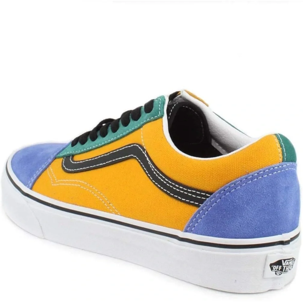 Vans old school skate shoes- Woman Size 7/ Men Size 5.5